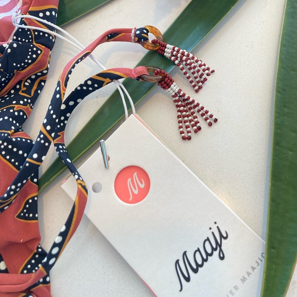 MAAJI - Tropical Parady V Wire One Piece Swimsuit - Picture 5 of 17